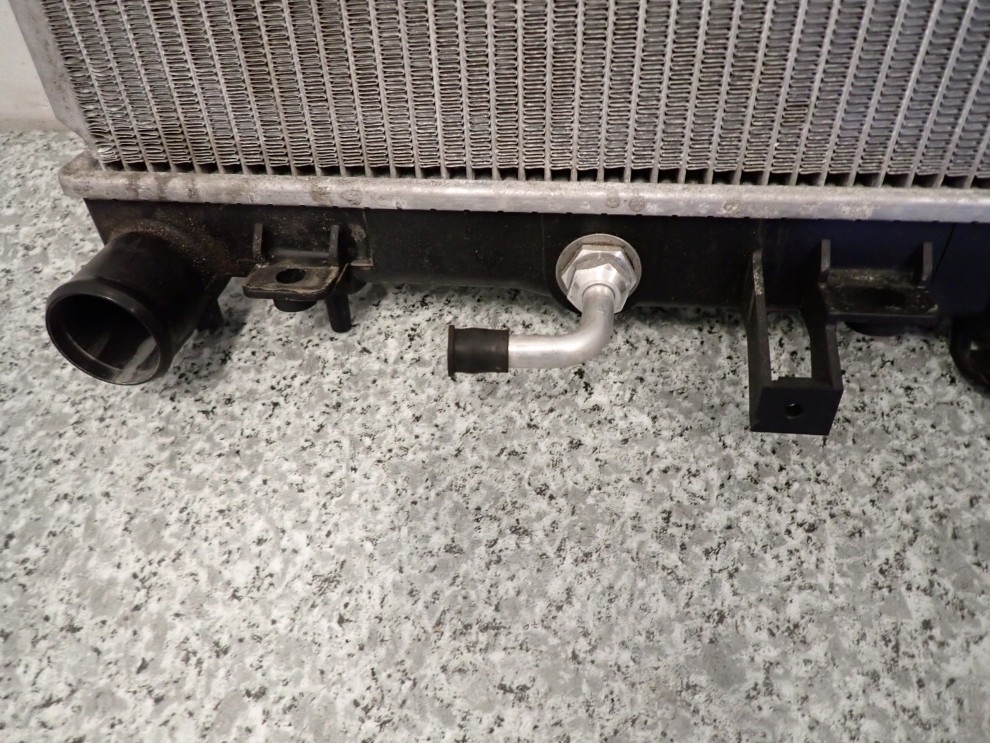 LEGACY OUTBACK 03- 2,5 CHŁODNICA WODY AUTOMAT 7/9