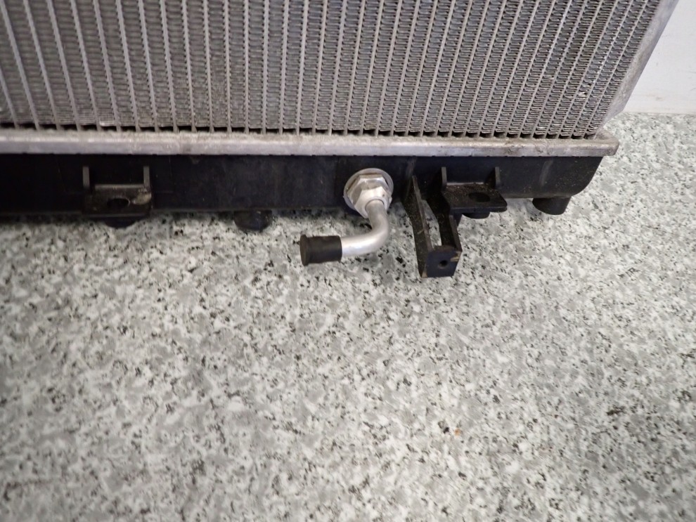 LEGACY OUTBACK 03- 2,5 CHŁODNICA WODY AUTOMAT 8/9