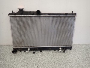 LEGACY OUTBACK 03- 2,5 CHŁODNICA WODY AUTOMAT 6/9 MINIATURA