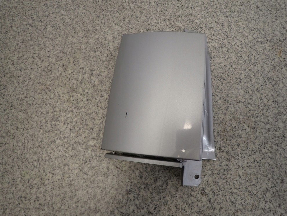 NISSAN NOTE 06-09 LISTWA LAMPY TYLNA LEWA LUB PRAWA 1/13