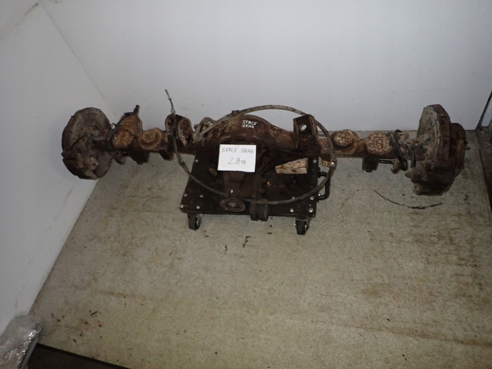 MITSUBISHI SPACE GEAR L400 2.8TD MOST TYLNY 4WD 1/12