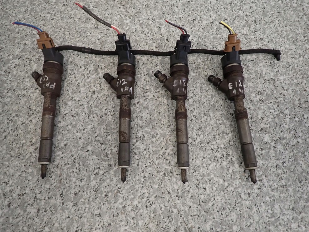 COROLLA 1.4 d4d 04- YARIS 06-WTRYSKIWACZ WTRYSKI 1/5