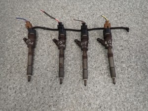 COROLLA 1.4 d4d 04- YARIS 06-WTRYSKIWACZ WTRYSKI 3/5 MINIATURA