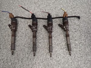 COROLLA 1.4 d4d 04- YARIS 06-WTRYSKIWACZ WTRYSKI 4/5 MINIATURA