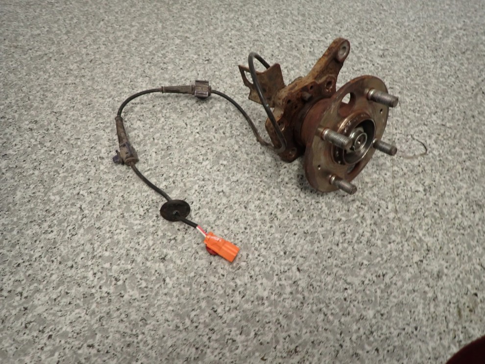 HONDA JAZZ II 02- PIASTA TYLNA PRAWA CZUJNIK ABS 4/8
