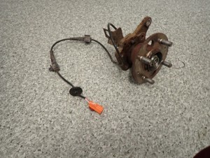HONDA JAZZ II 02- PIASTA TYLNA PRAWA CZUJNIK ABS 4/8 MINIATURA
