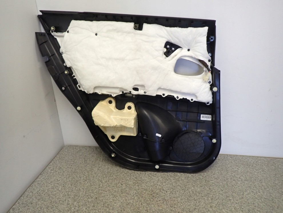 TOYOTA AVENSIS T27 I BOCZEK DRZWI TYLNE PRAWE 5/6