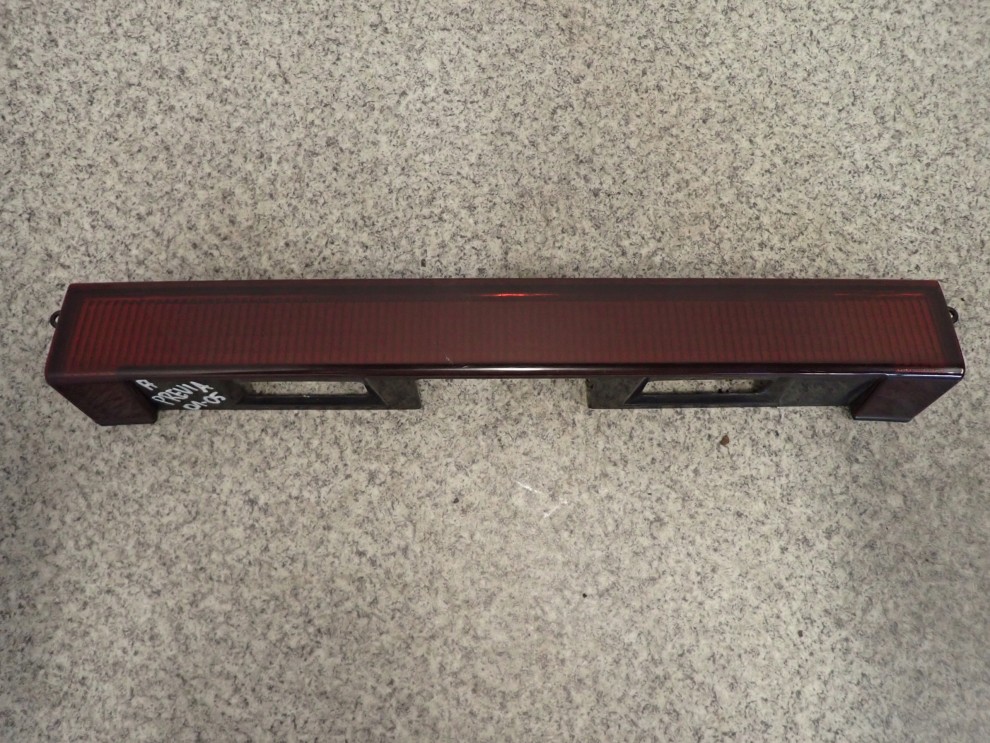 TOYOTA PREVIA 00-02 BLENDA TYLNA ODBLASK LISTWA 1/7