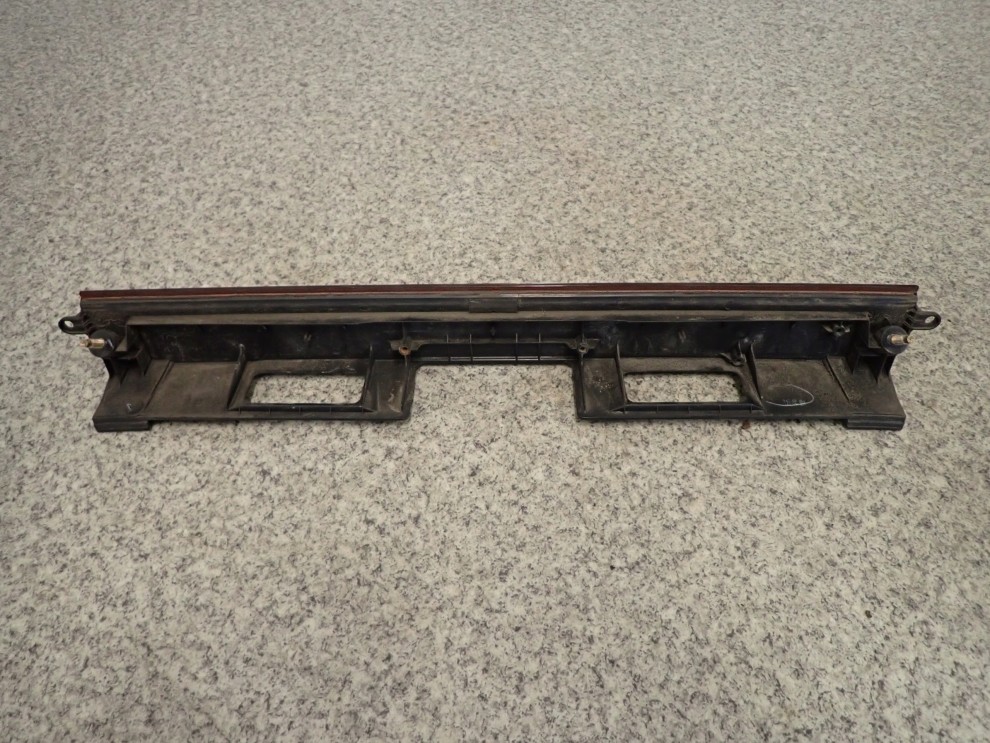 TOYOTA PREVIA 00-02 BLENDA TYLNA ODBLASK LISTWA 5/7
