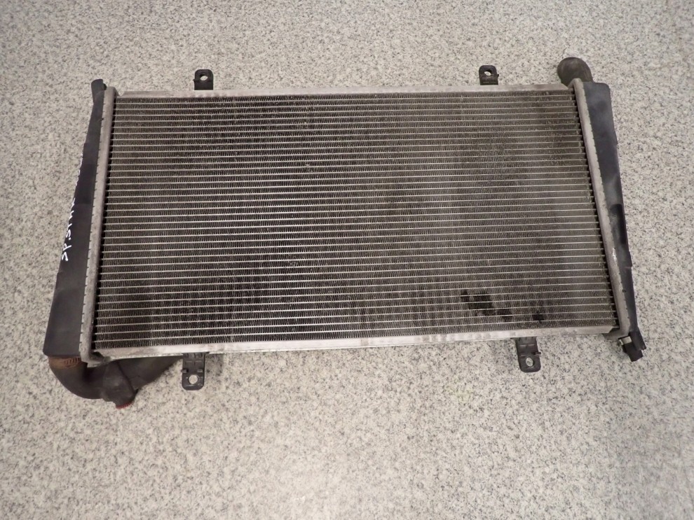 SPACE STAR 1.9d 99- CHŁODNICA WODY 1/3