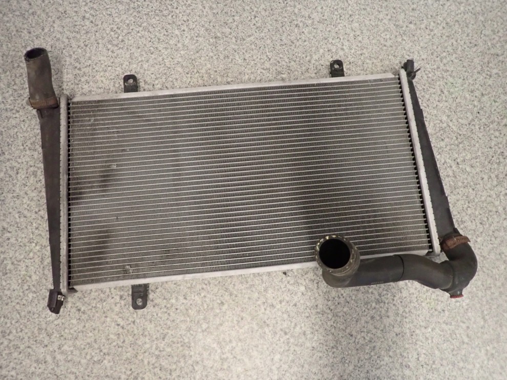 SPACE STAR 1.9d 99- CHŁODNICA WODY 3/3