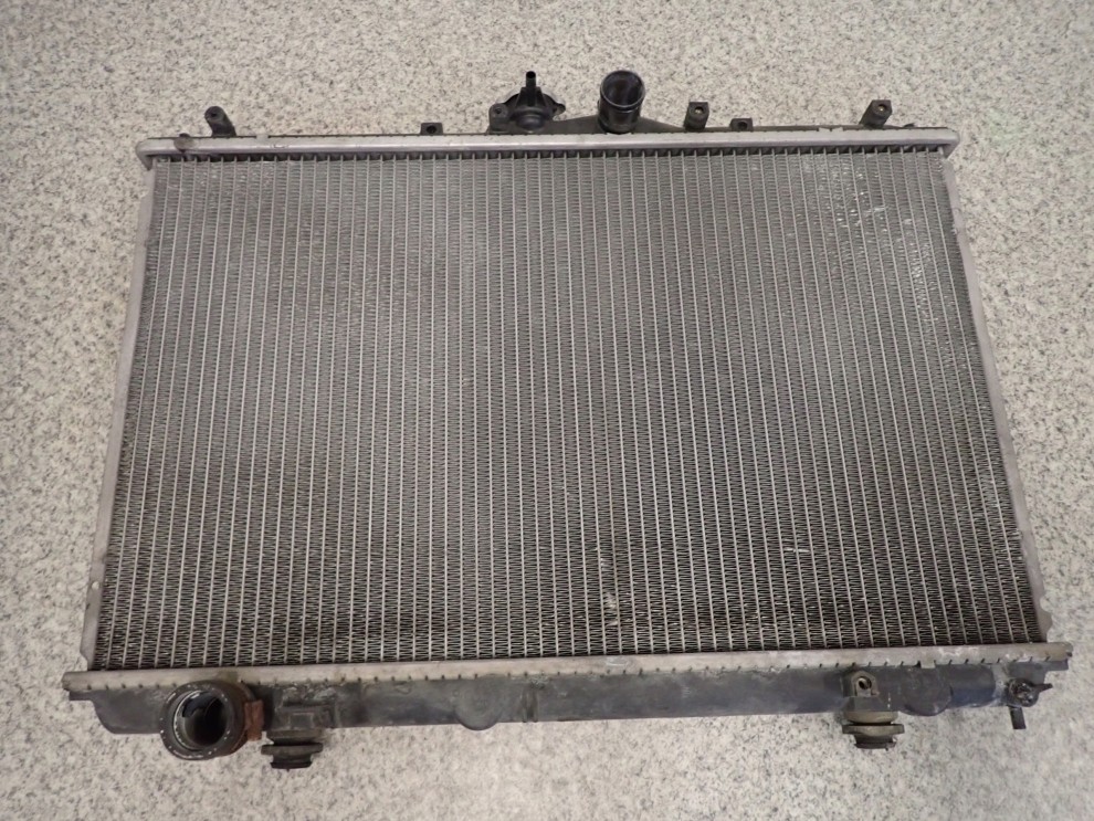 SPACE STAR 1.3 BENZ 99- CHŁODNICA WODY 1/2