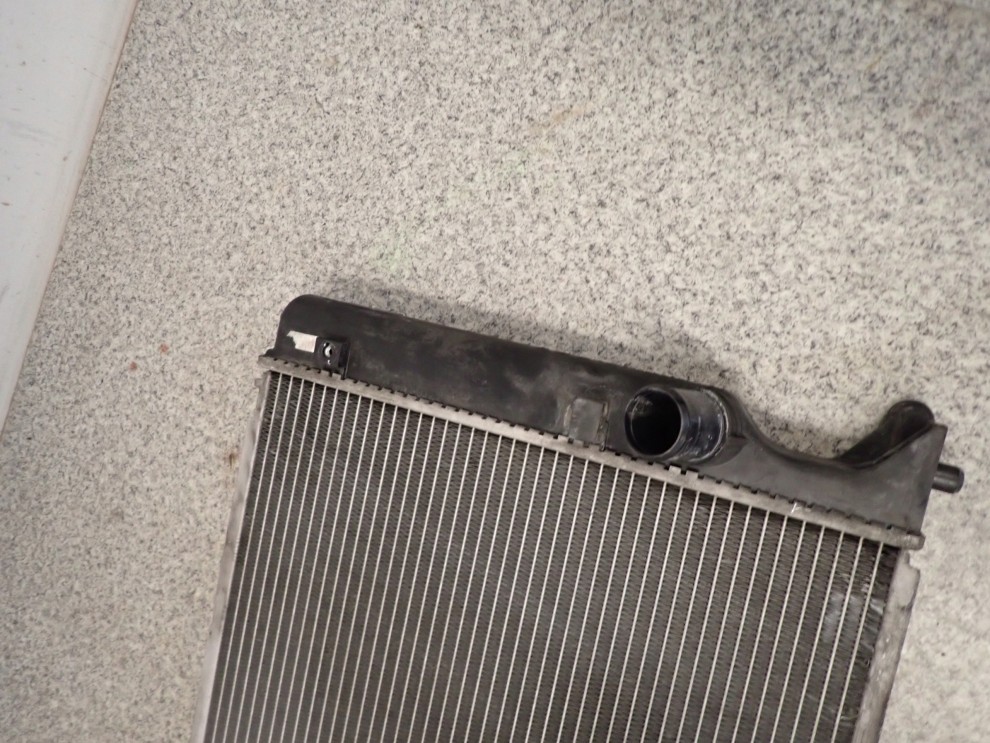 TOYOTA AVENSIS T25 06- CHŁODNICA WODY 2.0 D4D 9/10