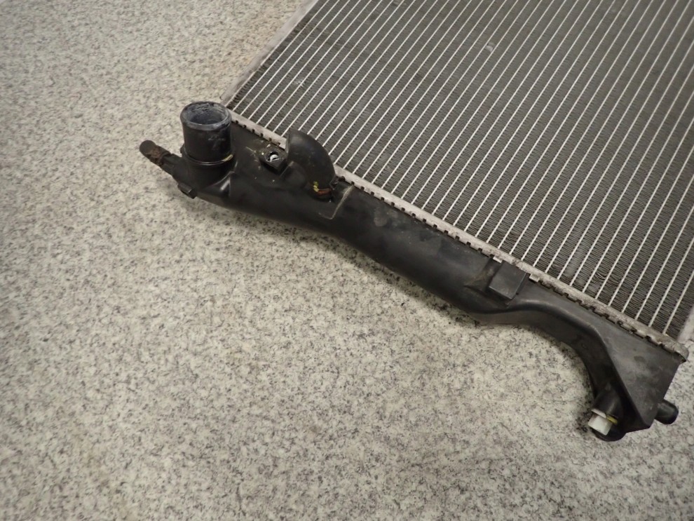 TOYOTA AVENSIS T25 06- CHŁODNICA WODY 2.0 D4D 10/10