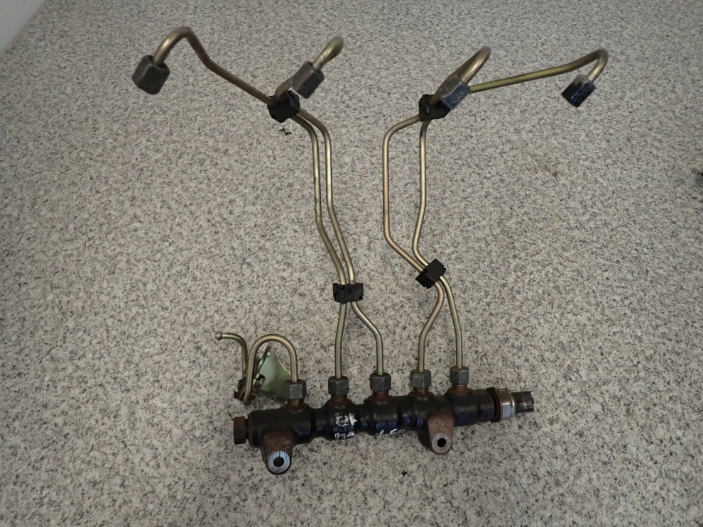 MAZDA 3 BK 03-08 1.6 DIESEL LISTWA WTRYSKOWA 4/6