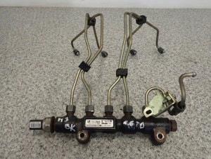 MAZDA 3 BK 03-08 1.6 DIESEL LISTWA WTRYSKOWA 2/6 MINIATURA