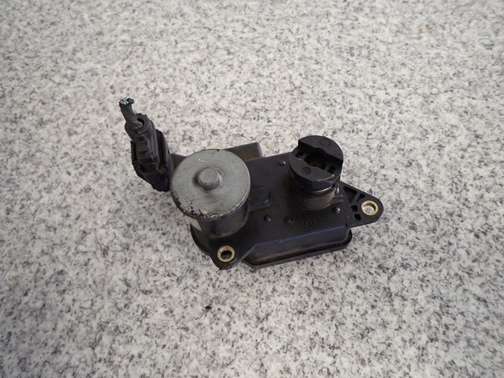 KIA CARENS III SILNICZEK KLAPEK KOLEKTORA SSĄCEGO 2/4