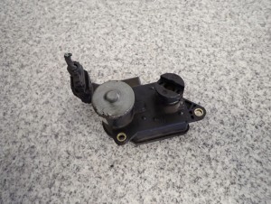 KIA CARENS III SILNICZEK KLAPEK KOLEKTORA SSĄCEGO 2/4 MINIATURA