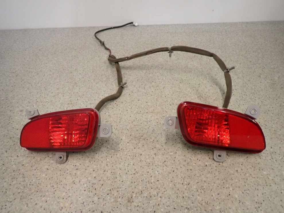 KIA VENGA 09- LAMPKI W ZDERZAK TYŁ PRZECIWMGIELNE 1/8