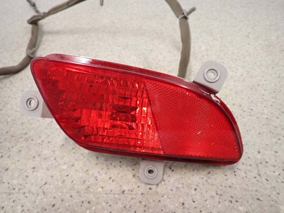 KIA VENGA 09- LAMPKI W ZDERZAK TYŁ PRZECIWMGIELNE 3/8