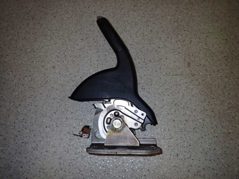 MAZDA CX-7 2.2d 09- DŹWIGNIA RĘCZNEGO 3/5