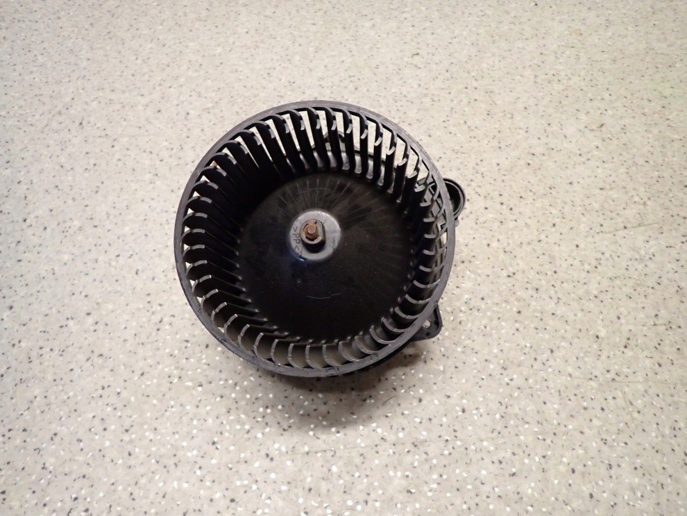 KIA PICANTO 04-10 SILNIK NAGRZEWINCY DMUCHAWA 3/5