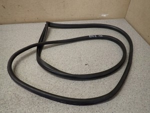 TOYOTA RAV 4 99-05 USZCZELKA DRZWI PRZEDNIA PRAWA