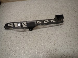 MAZDA 3 4d 03-08 LISTWA POD REFLEKTOR PRAWA
