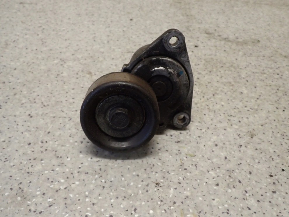 HYUNDAI TUCSON 04-09 NAPINACZ PASKA 2/5