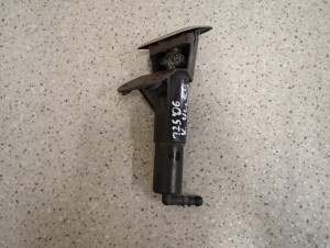 TOYOTA AVENSIS T25 06- SPRYSKIWACZ LAMPY LEWY 1C0