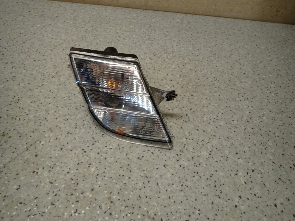 NISSAN MICRA K12 CC CABRIO 03- KIERUNKOWSKAZ PRAWY 1/4