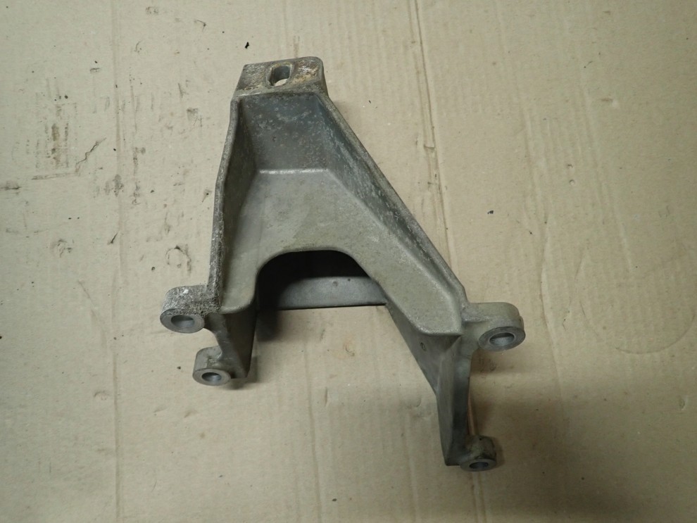 GRAND VITARA II 05- 1.6i ŁAPA SILNIK 6/6