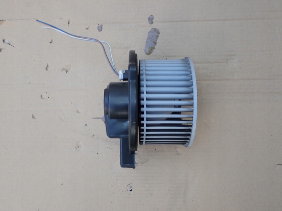 MAZDA 2 DE 08-14 SILNIK WENTYLATORA 3/3