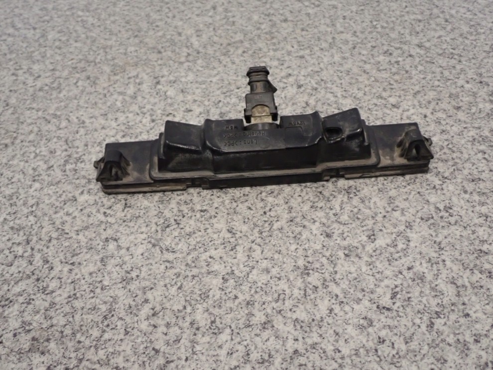 TOYOTA YARIS II 06- LAMPKA TABLICY REJESTRACYJNEJ 7/8