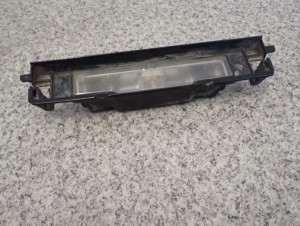 TOYOTA YARIS II 06- LAMPKA TABLICY REJESTRACYJNEJ 8/8 MINIATURA