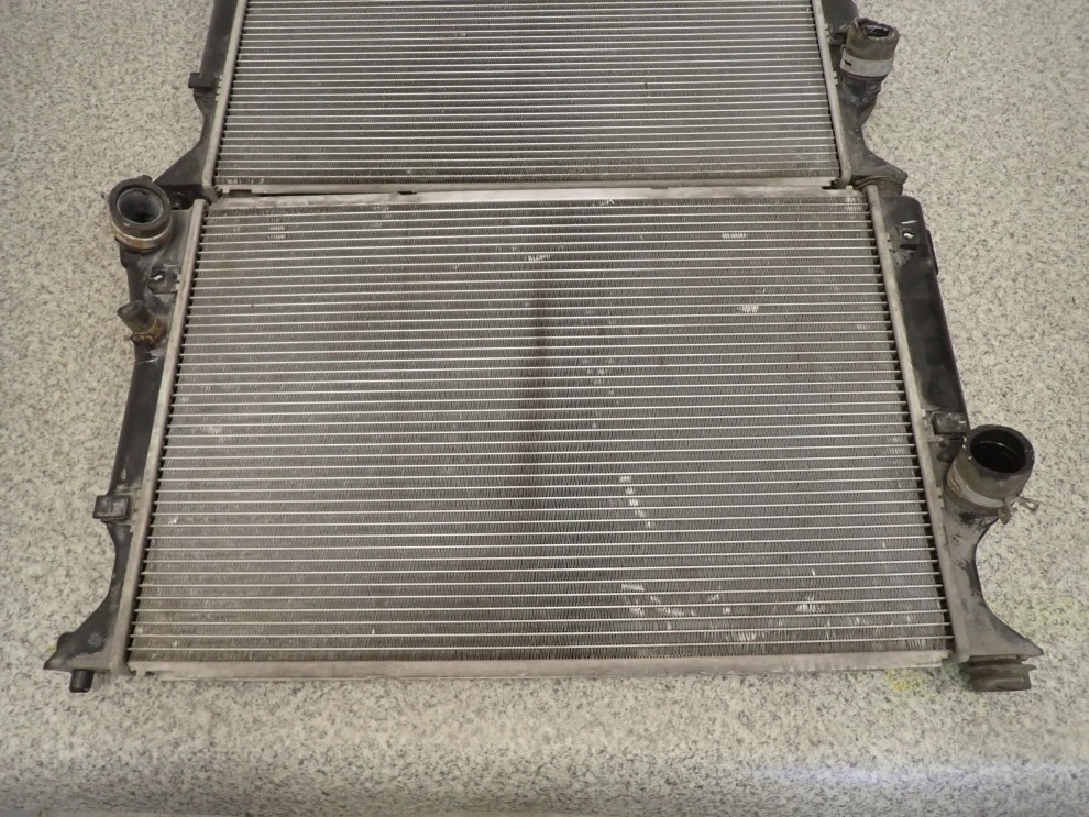 TOYOTA COROLLA VERSO 04- 2.2 d CHŁODNICA WODY 4/10