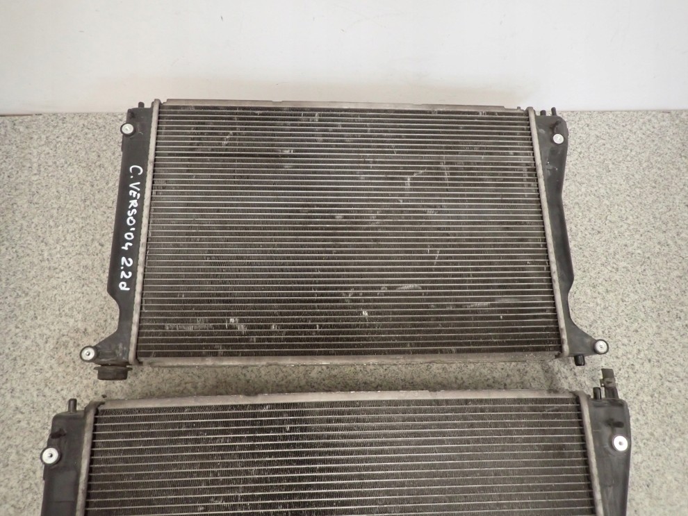 TOYOTA COROLLA VERSO 04- 2.2 d CHŁODNICA WODY 9/10