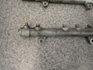 NISSAN PRIMERA P12 1.9 DCI LISTWA WTRYSKOWA 4/11 MINIATURA