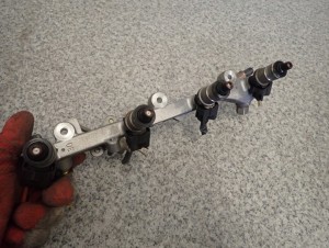 HONDA ACCORD V CE LISTWA WTRYSKOWA 1,8 F18A3 5/5 MINIATURA