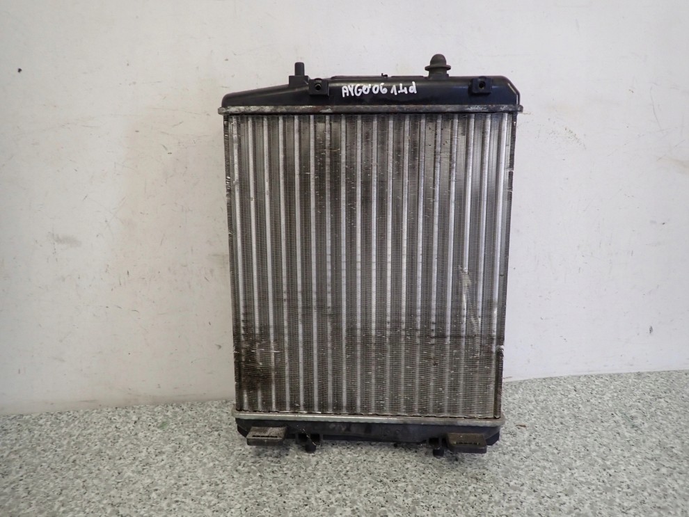TOYOTA AYGO 1.4 D4D 06-12 CHŁODNICA WODY 1/6