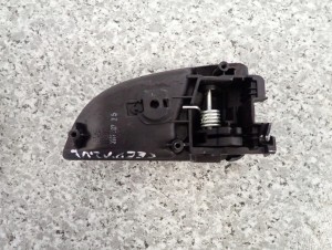 KIA CEED 06-12 KLAMKA WEWNĘTRZNA PRZEDNIA LEWA 4/4 MINIATURA