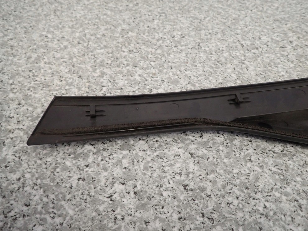 HONDA JAZZ 02-07 LISTWA RAMKI DRZWI PION TYLNA PRAWA 4/6