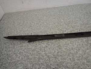 HONDA CIVIC EU VII HB 01-05 LISTWA SZYBY CZOŁOWEJ LEWA 6/6 MINIATURA