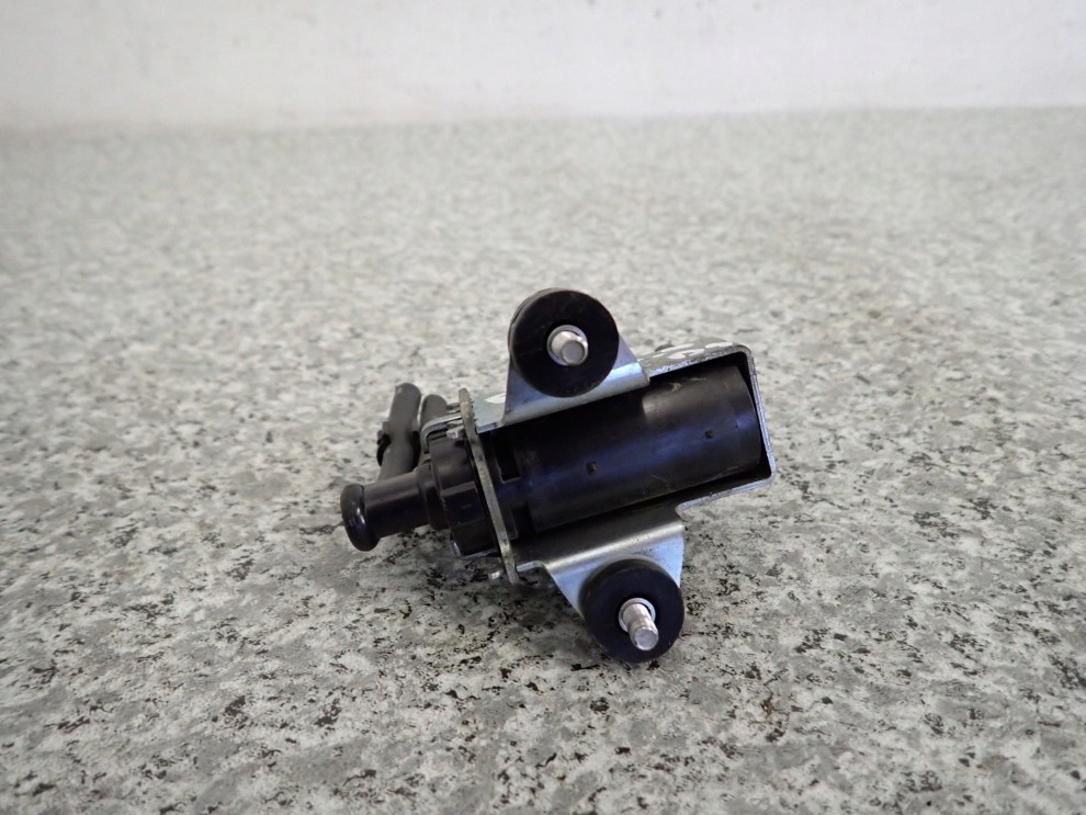 TOYOTA AURIS YARIS II COROLLA E 12 1.4 D4D 06- ZAWÓR STEROWANIA TURBINY 4/5