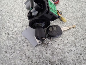 NISSAN PIXO 09- 1.0 i ZESTAW STARTOWY STACYJKA KOMPUTER IMMO 5/7 MINIATURA