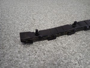 HYUNDAI ix35 10-15 ŚLIZG ZDERZAKA TYLNY PRAWY 3/5 MINIATURA