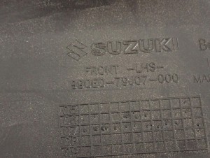 SUZUKI SX4 06-13 LISTWA DRZWI PRZEDNIA LEWA 7/7 MINIATURA