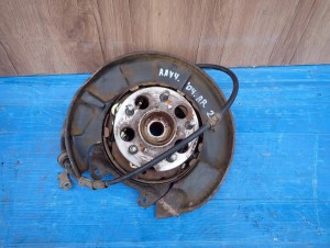 TOYOTA RAV4 RAV 4 II 00-05 TARCZA KOTWICZNA OSŁONA ZWROTNICA TYLNA PRAWA