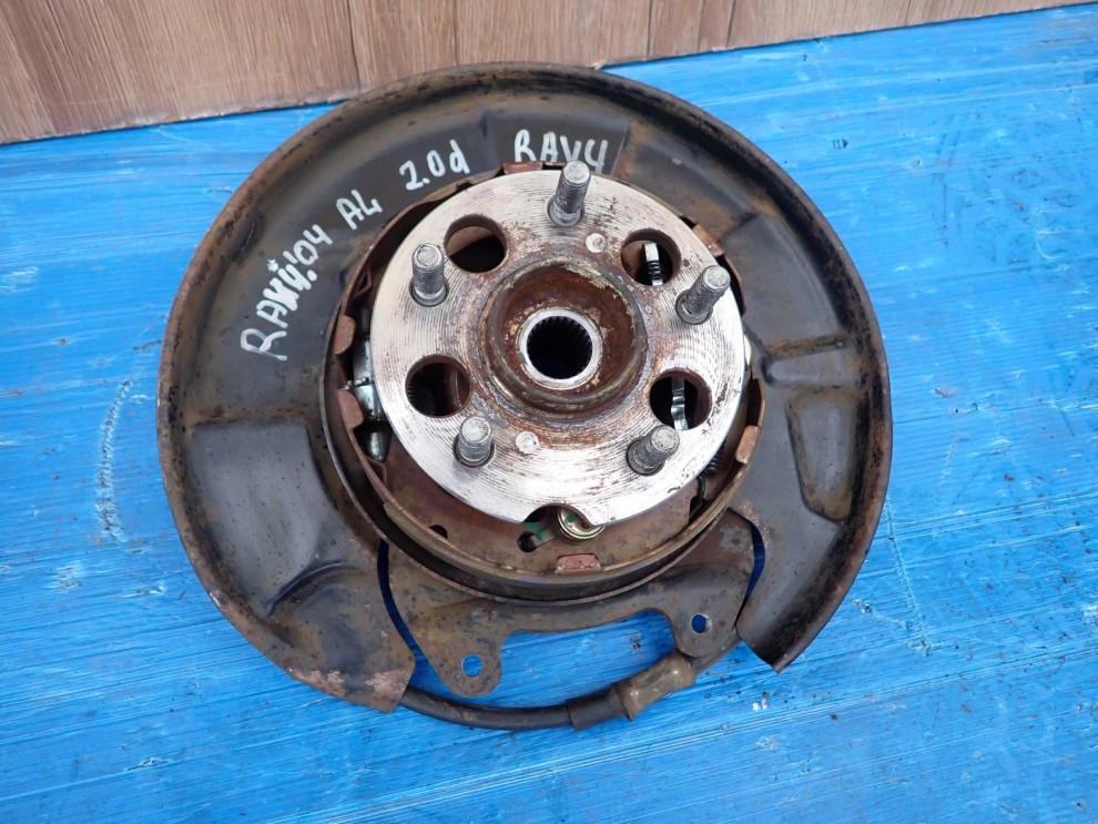 TOYOTA RAV4 RAV 4 II 00-05 TARCZA KOTWICZNA OSŁONA ZWROTNICA TYLNA LEWA 2/4