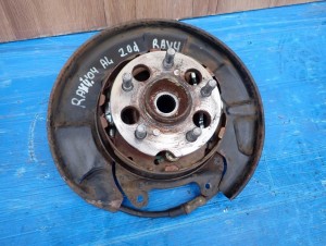 TOYOTA RAV4 RAV 4 II 00-05 TARCZA KOTWICZNA OSŁONA ZWROTNICA TYLNA LEWA 2/4 MINIATURA